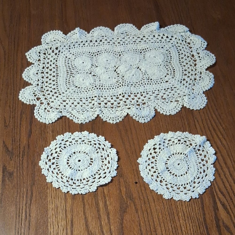 Vintage White crocheted doilies -